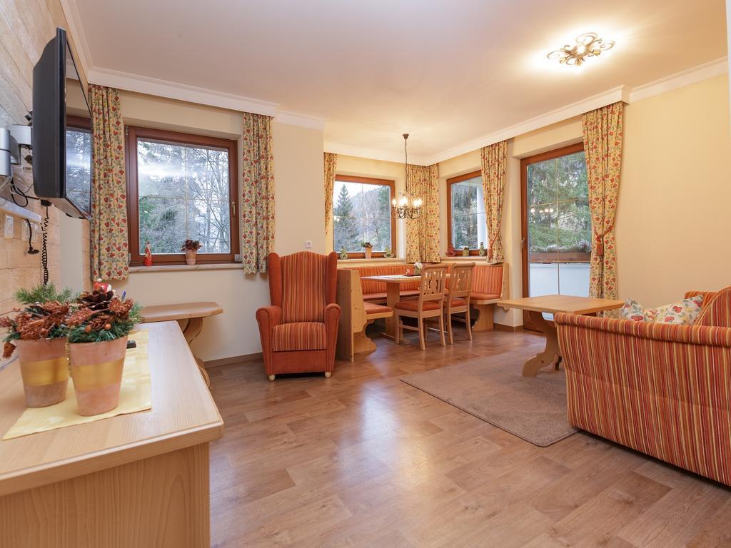 Bachmann Apartment *
